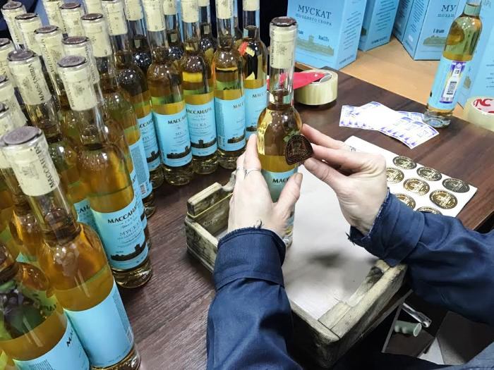 Возрожденный в России филиал «Массандры» запустил розлив вин премиум-класса